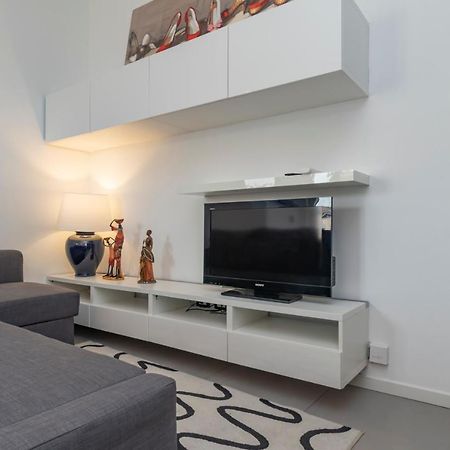 Cosy 1 Bed Flat With Terrace Apartment Milan Bagian luar foto