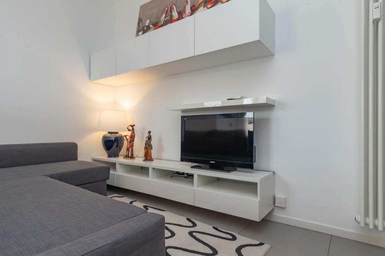 Cosy 1 Bed Flat With Terrace Apartment Milan Bagian luar foto