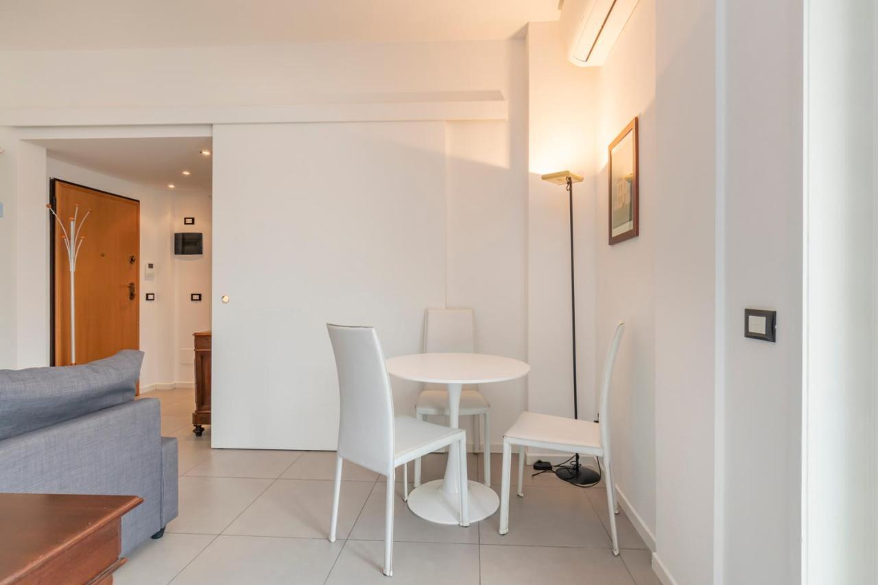 Cosy 1 Bed Flat With Terrace Apartment Milan Bagian luar foto