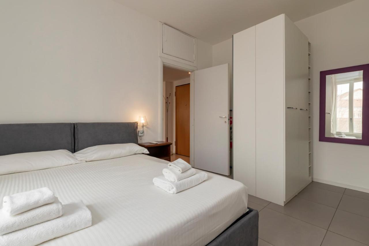 Cosy 1 Bed Flat With Terrace Apartment Milan Bagian luar foto