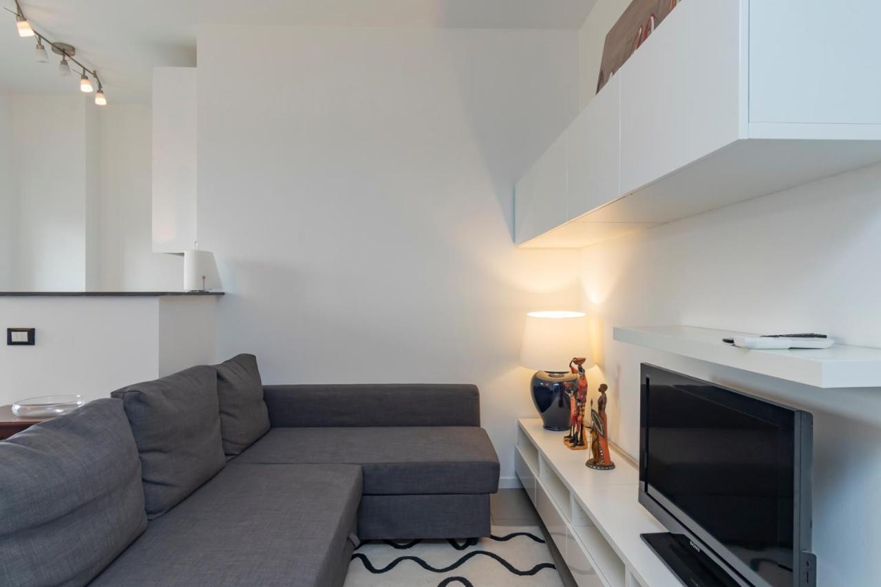 Cosy 1 Bed Flat With Terrace Apartment Milan Bagian luar foto