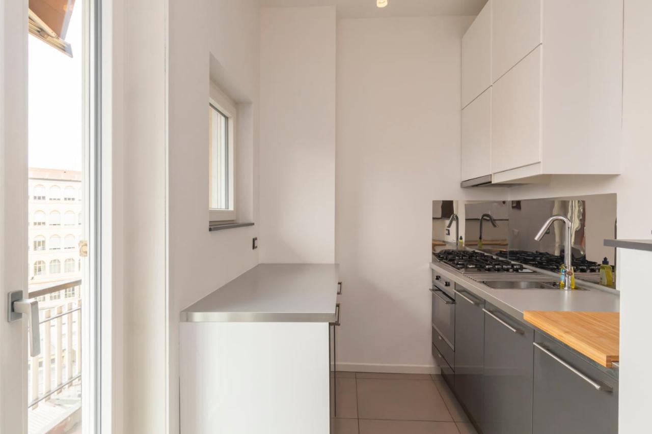 Cosy 1 Bed Flat With Terrace Apartment Milan Bagian luar foto